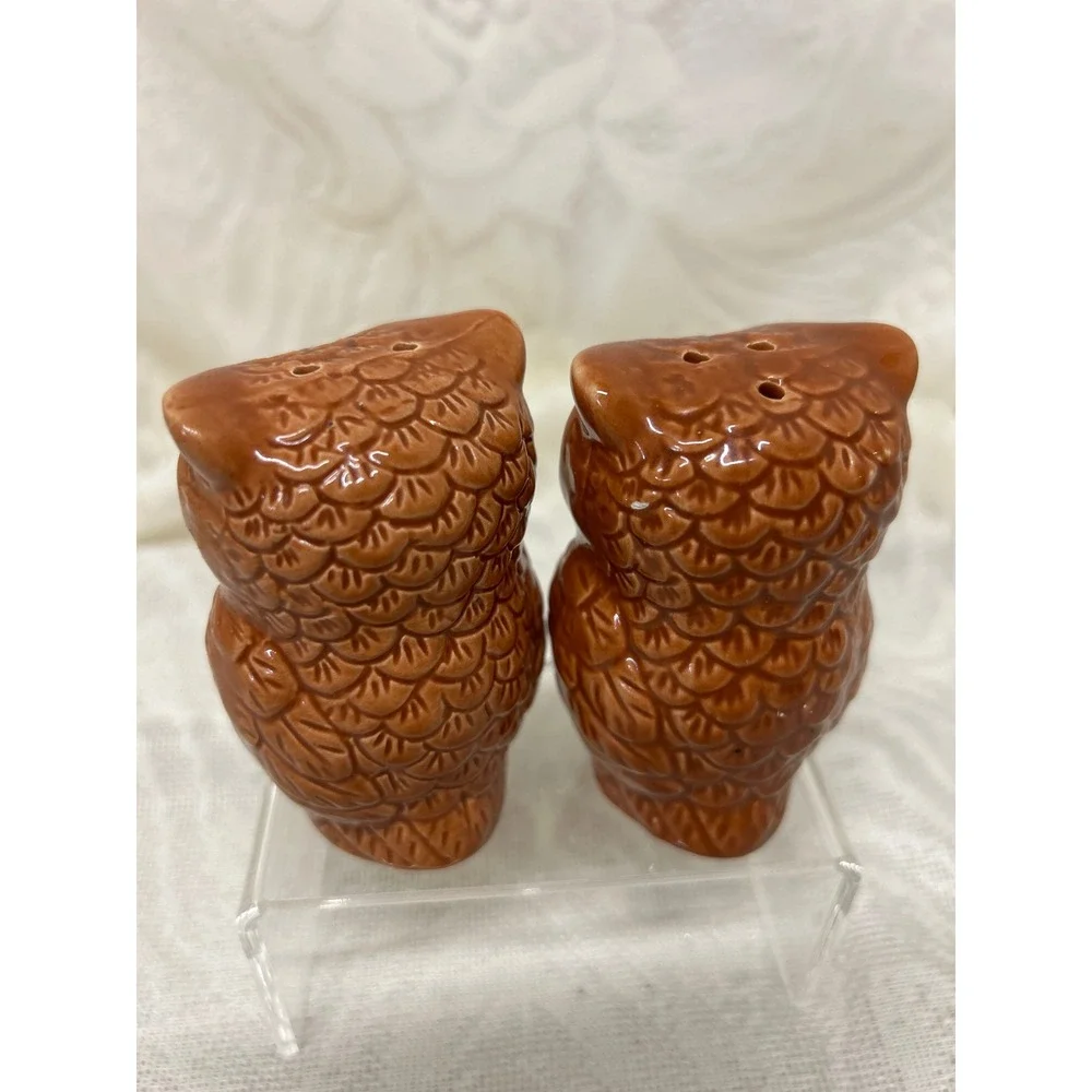 Vintage Style Brown Ceramic Owl Salt and Pepper Shakers Set Textured Woodland